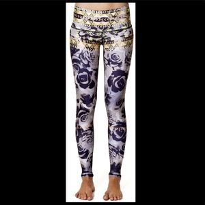 Teeki ⚡️Desert Rose⚡️ Hot Pants